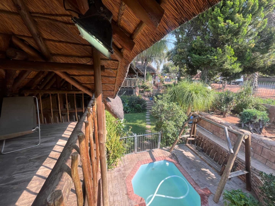 5 Bedroom Property for Sale in Die Rand Northern Cape